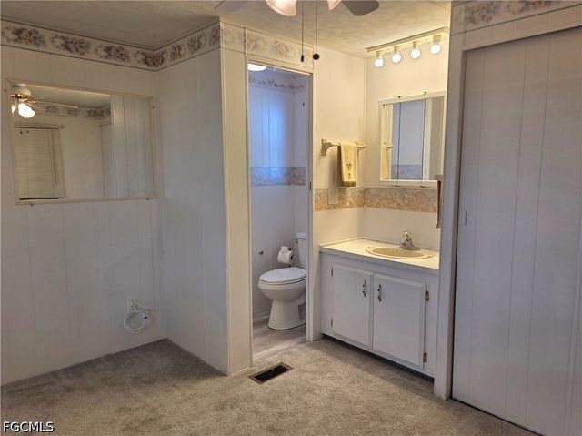 549 Freedom ST, North Fort Myers, FL 33917