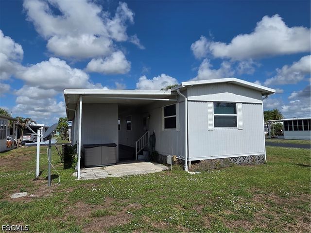 549 Freedom ST, North Fort Myers, FL 33917