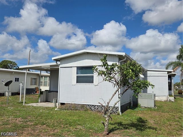 549 Freedom ST, North Fort Myers, FL 33917