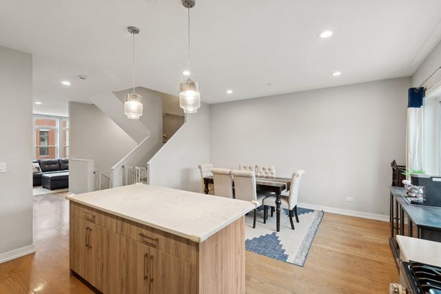 2237 W Coulter Street 4, Chicago, IL 60608