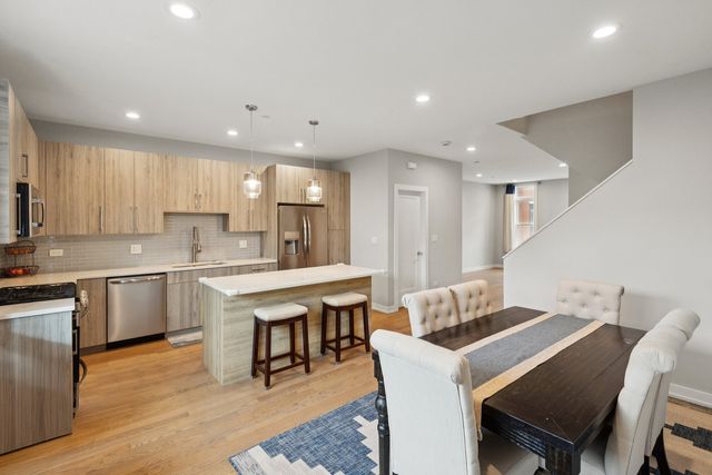 2237 W Coulter Street 4, Chicago, IL 60608