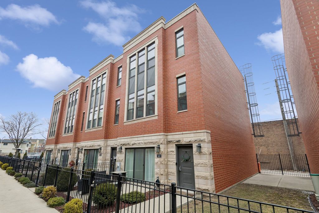 2237 W Coulter Street 4, Chicago, IL 60608