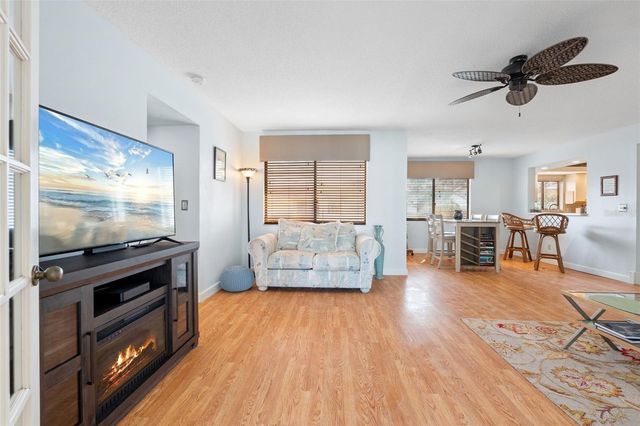 808 CAPRI ISLES BOULEVARD 216, Venice, FL 34292