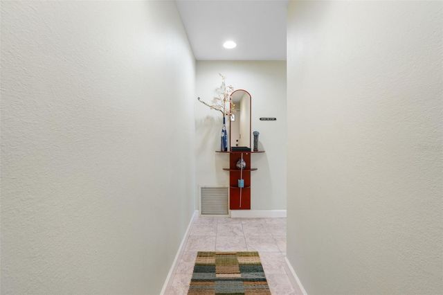 808 CAPRI ISLES BOULEVARD 216, Venice, FL 34292