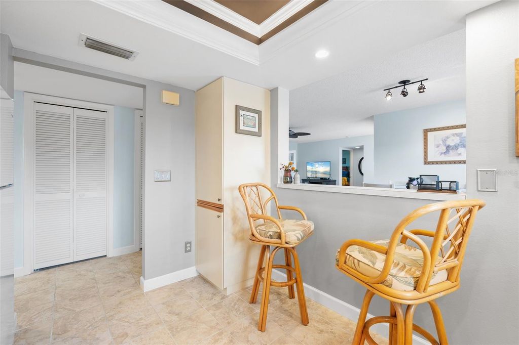 Image 11 of property listing at 808 CAPRI ISLES BOULEVARD 216, Venice, FL 34292