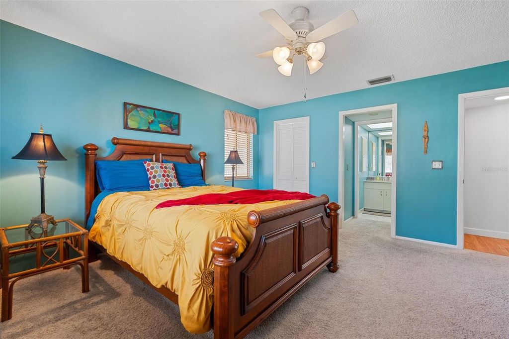 Image 23 of property listing at 808 CAPRI ISLES BOULEVARD 216, Venice, FL 34292