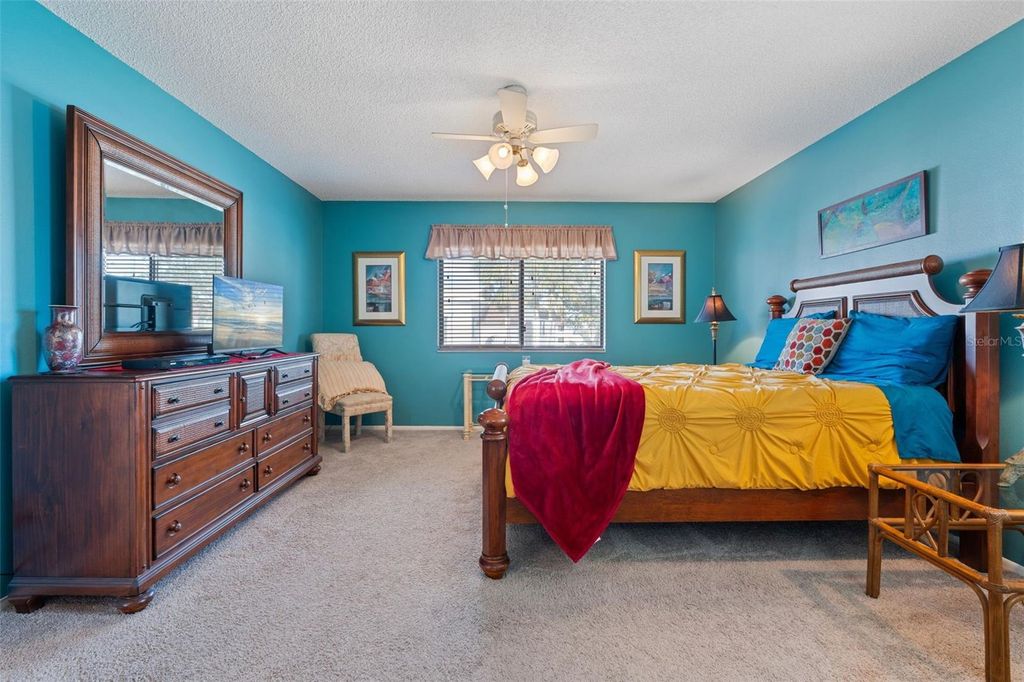 Image 24 of property listing at 808 CAPRI ISLES BOULEVARD 216, Venice, FL 34292