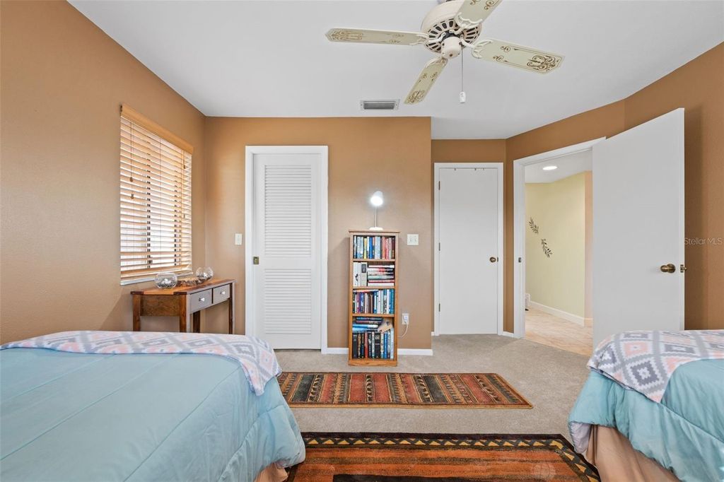 Image 28 of property listing at 808 CAPRI ISLES BOULEVARD 216, Venice, FL 34292