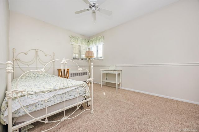 3 6th Avenue, Farmingdale, NY 11735