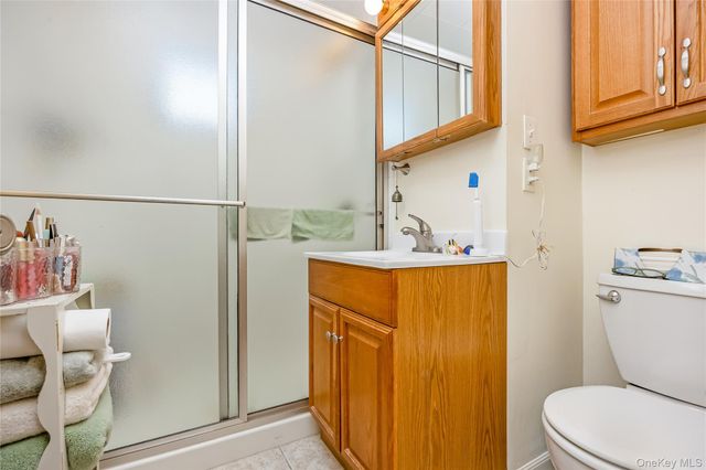 3 6th Avenue, Farmingdale, NY 11735