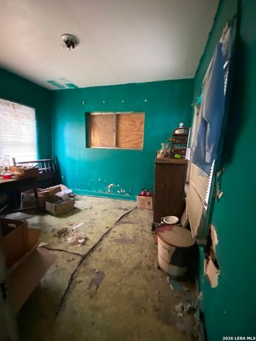 450 AVANT AVE, San Antonio, TX 78210