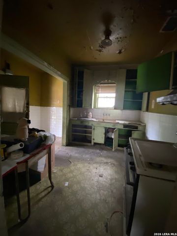 450 AVANT AVE, San Antonio, TX 78210