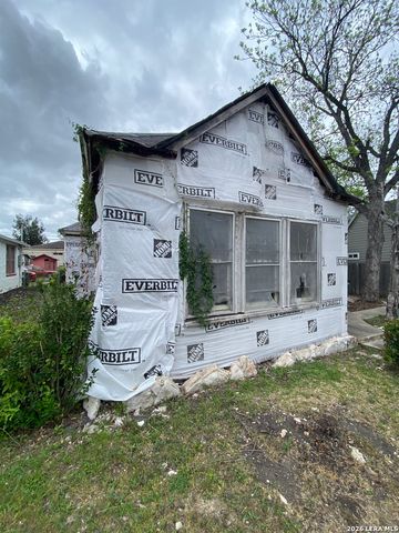 450 AVANT AVE, San Antonio, TX 78210