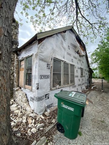 450 AVANT AVE, San Antonio, TX 78210