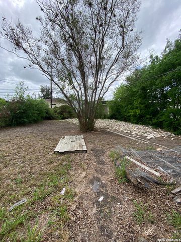 450 AVANT AVE, San Antonio, TX 78210