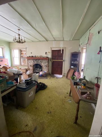 450 AVANT AVE, San Antonio, TX 78210