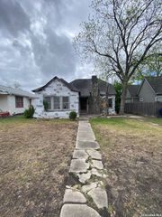 450 AVANT AVE, San Antonio, TX 78210