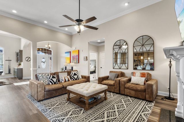 1076 Willow Cir, Clarksville, TN 37043