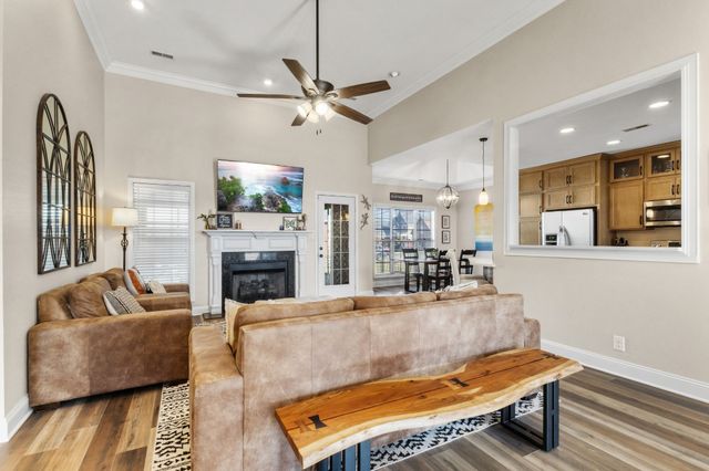 1076 Willow Cir, Clarksville, TN 37043