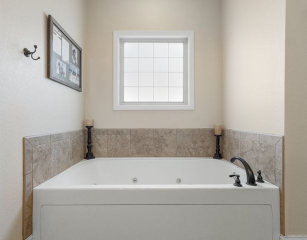 1076 Willow Cir, Clarksville, TN 37043