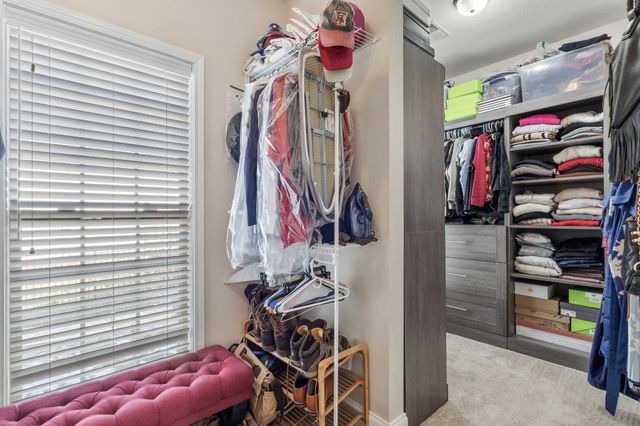 1076 Willow Cir, Clarksville, TN 37043