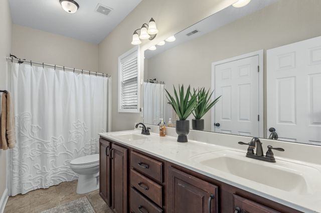 1076 Willow Cir, Clarksville, TN 37043