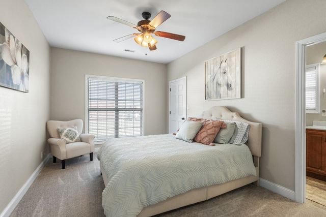 1076 Willow Cir, Clarksville, TN 37043