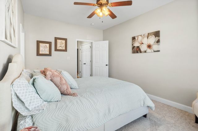 1076 Willow Cir, Clarksville, TN 37043