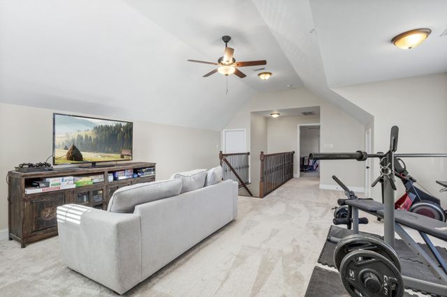 1076 Willow Cir, Clarksville, TN 37043