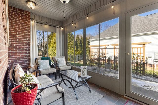 1076 Willow Cir, Clarksville, TN 37043