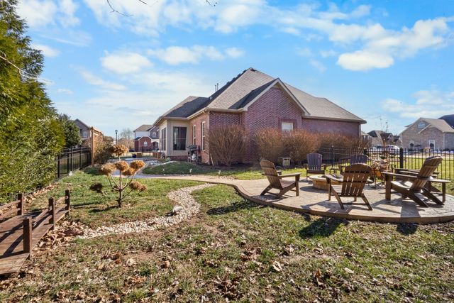 1076 Willow Cir, Clarksville, TN 37043