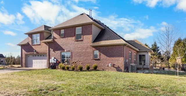 1076 Willow Cir, Clarksville, TN 37043