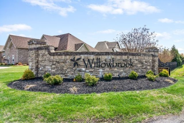 1076 Willow Cir, Clarksville, TN 37043