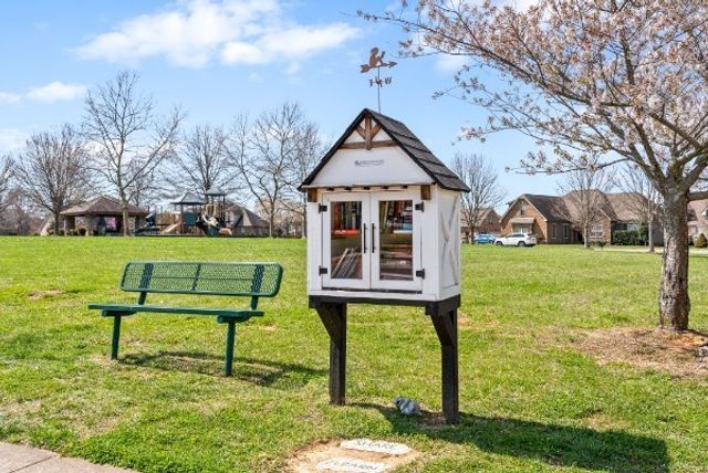 1076 Willow Cir, Clarksville, TN 37043