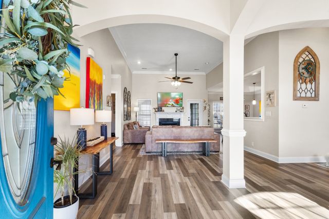 1076 Willow Cir, Clarksville, TN 37043