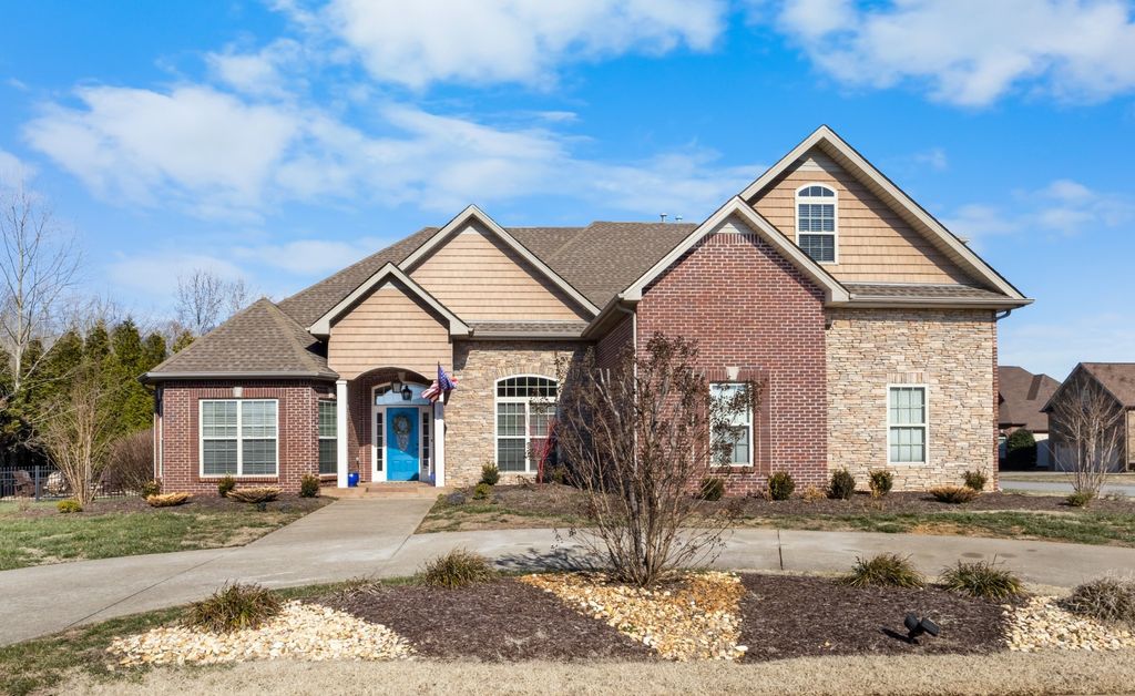 1076 Willow Cir, Clarksville, TN 37043