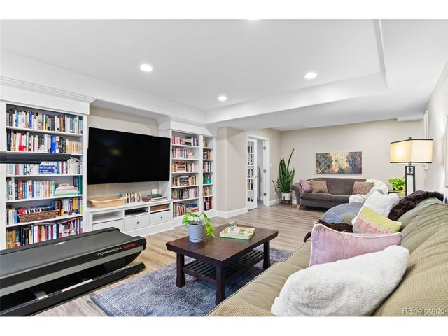 5984 S Paris Pl, Greenwood Village, CO 80111