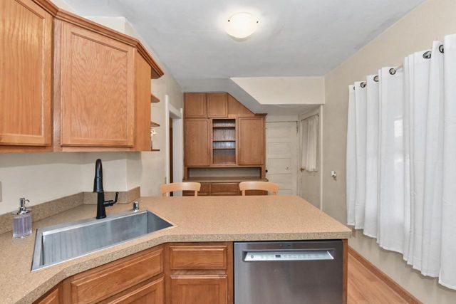 1203 Lincoln AVENUE, Waukesha, WI 53186