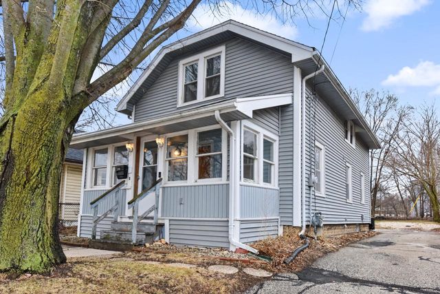 1203 Lincoln AVENUE, Waukesha, WI 53186