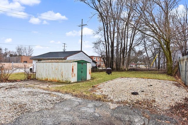 1203 Lincoln AVENUE, Waukesha, WI 53186