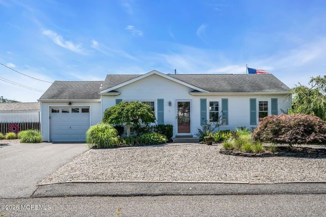 39 Parkers Point Boulevard, Forked River, NJ 08731