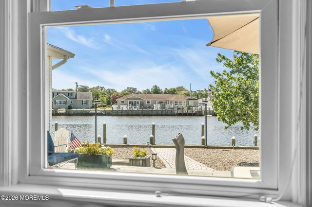39 Parkers Point Boulevard, Forked River, NJ 08731