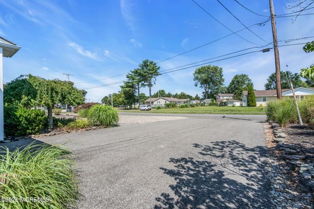 39 Parkers Point Boulevard, Forked River, NJ 08731