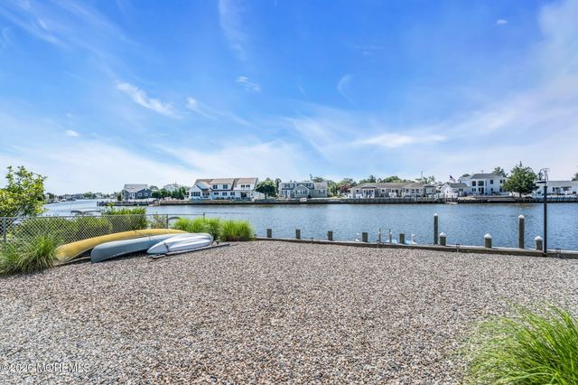 39 Parkers Point Boulevard, Forked River, NJ 08731