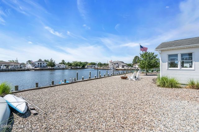 39 Parkers Point Boulevard, Forked River, NJ 08731