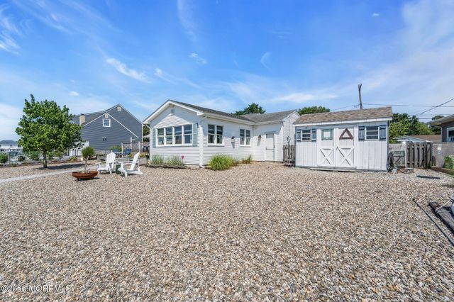 39 Parkers Point Boulevard, Forked River, NJ 08731