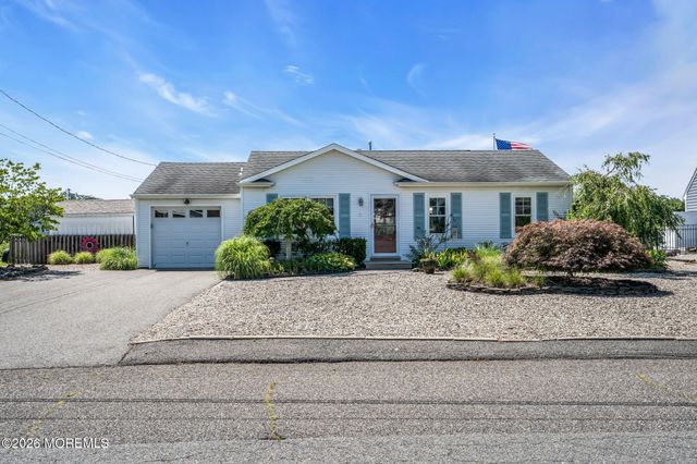 39 Parkers Point Boulevard, Forked River, NJ 08731