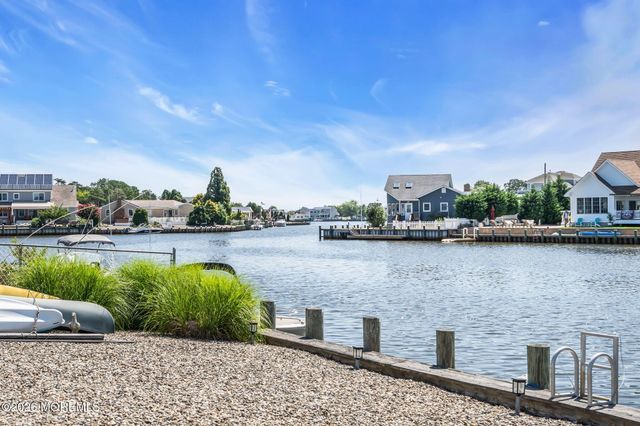 39 Parkers Point Boulevard, Forked River, NJ 08731