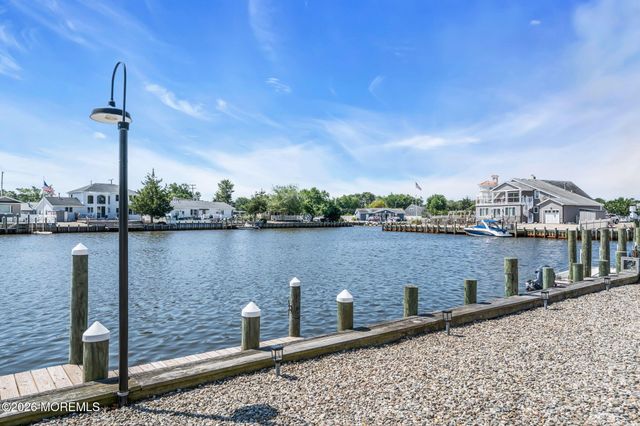 39 Parkers Point Boulevard, Forked River, NJ 08731