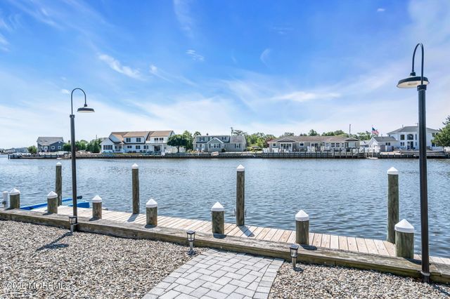 39 Parkers Point Boulevard, Forked River, NJ 08731